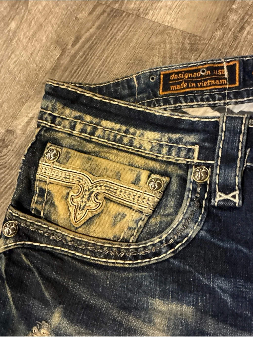 Rock Revival Scotie Shorts Men’s SZ 42 Distressed Denim Light Wash Embroidere